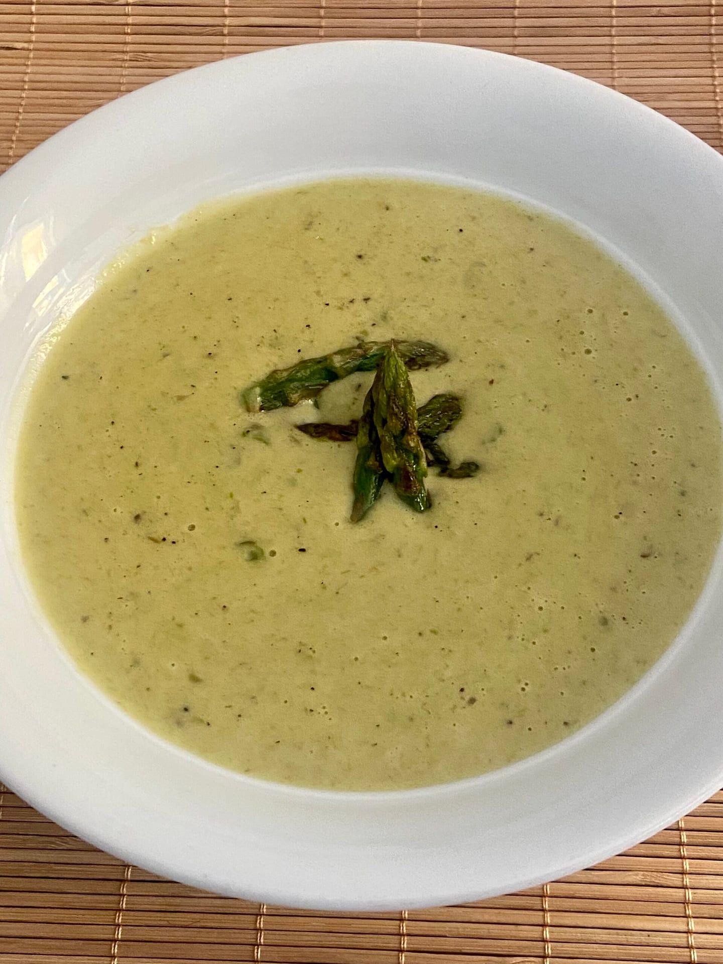 Grüner Spargel-Kokos Suppe