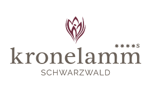 01_Hauptlogo_Hoch_Final_Tagline_SCHWARZWALD_1_Color_V1 Logo Hotel Kronelamm